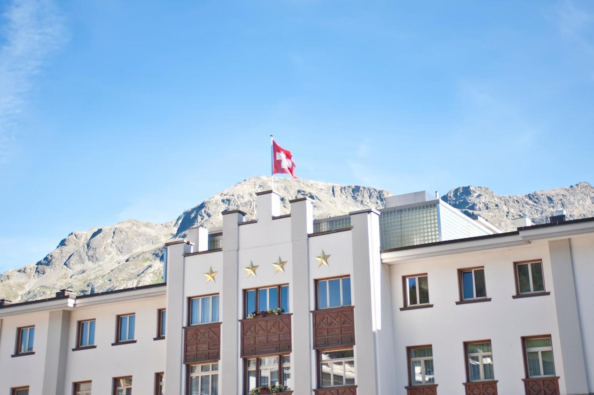 Hotel Schweizerhof Сейнт Мориц Екстериор снимка