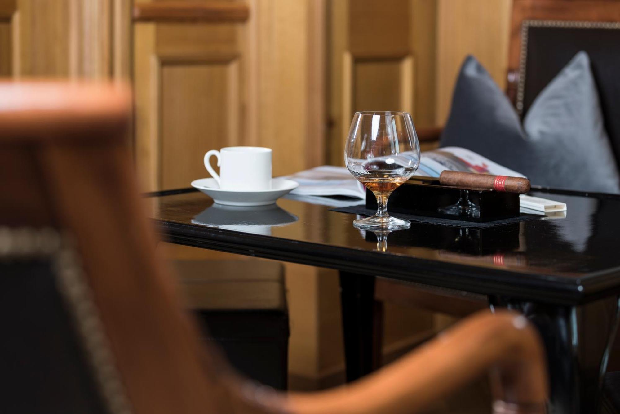 Hotel Schweizerhof Сейнт Мориц Екстериор снимка